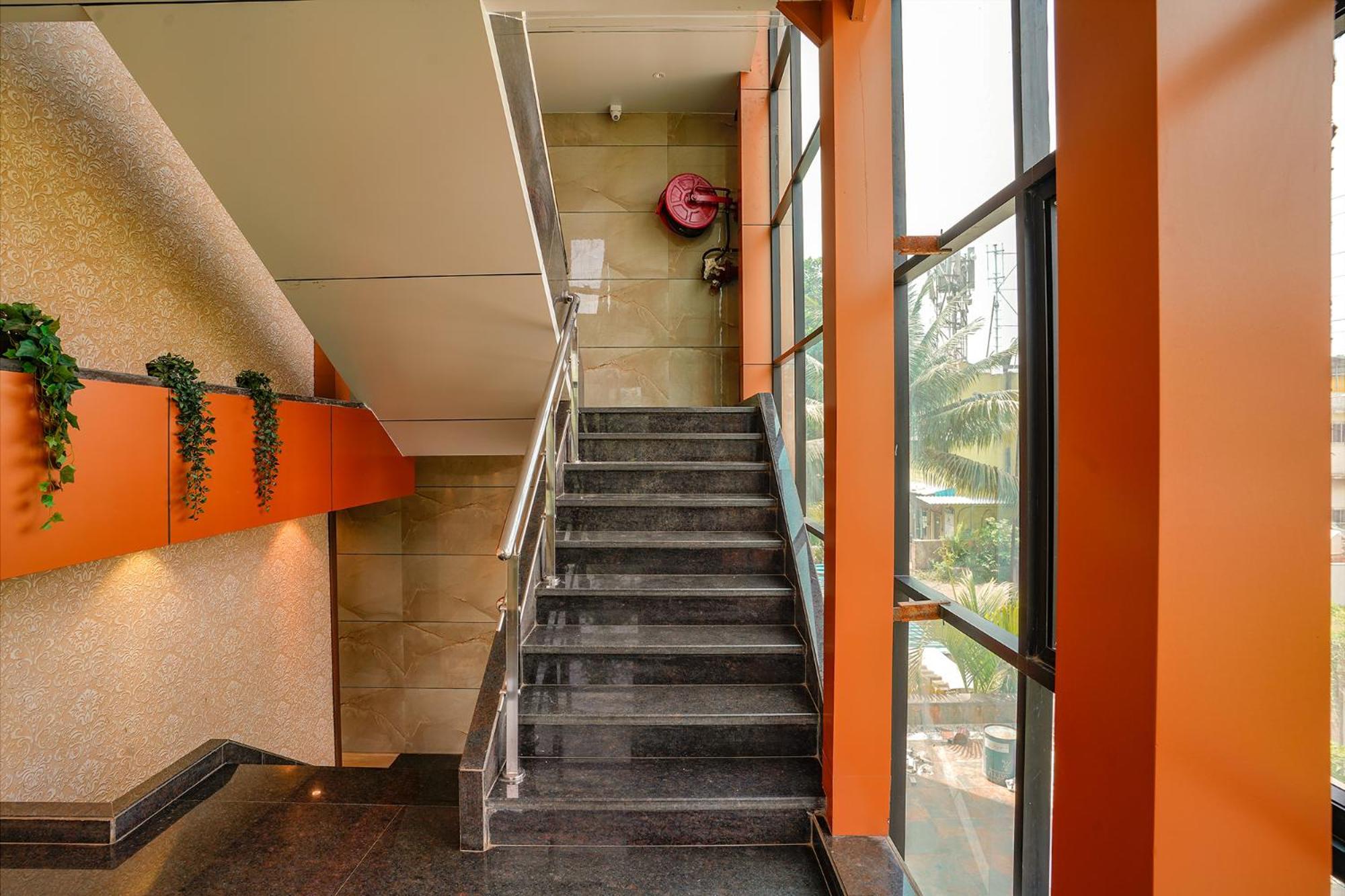 Fabexpress Super 7 Inn - Nr Rabale Station Navi Mumbai Extérieur photo